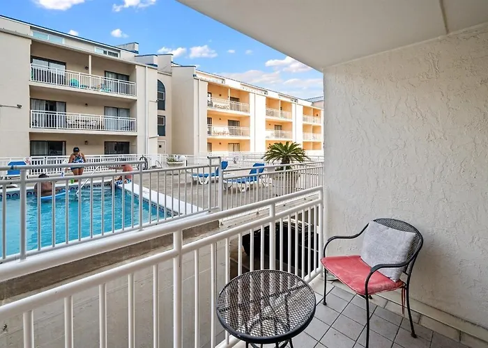 Sugar 160 Pool View Apartment Gulf Shores